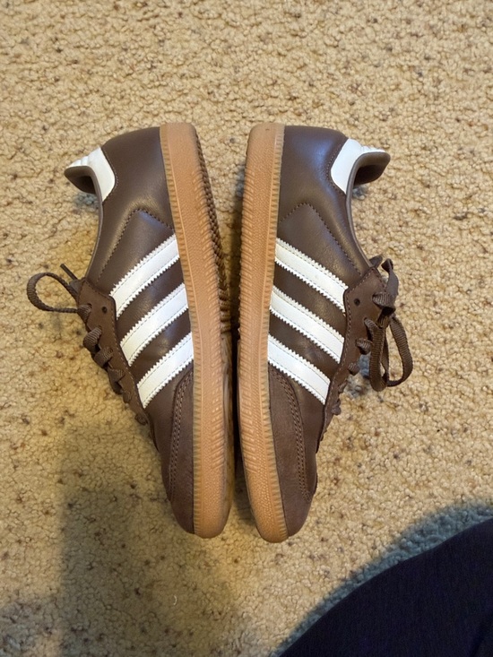 adidas Shoes - Women’s adidas brown Sambas